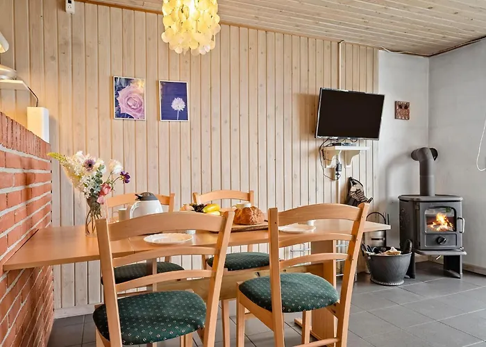 2 Bedroom Cozy In *