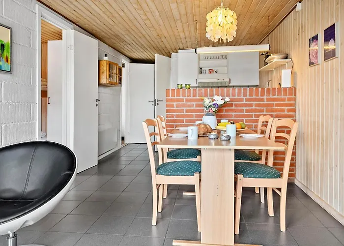 2 Bedroom Cozy In *