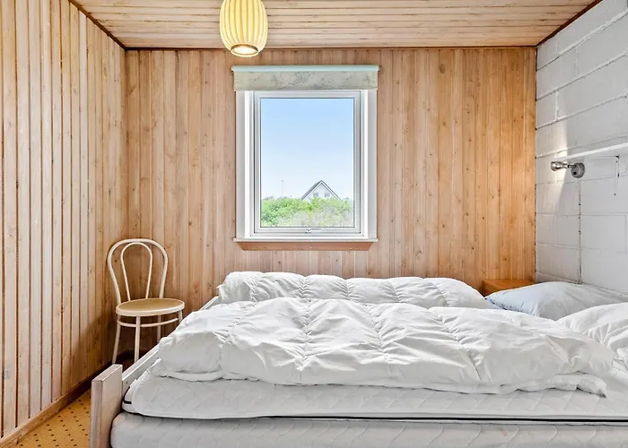 2 Bedroom Cozy In